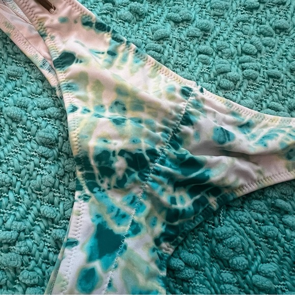 Victoria’s Secret The Itsy Bottom - Picture 3 of 4